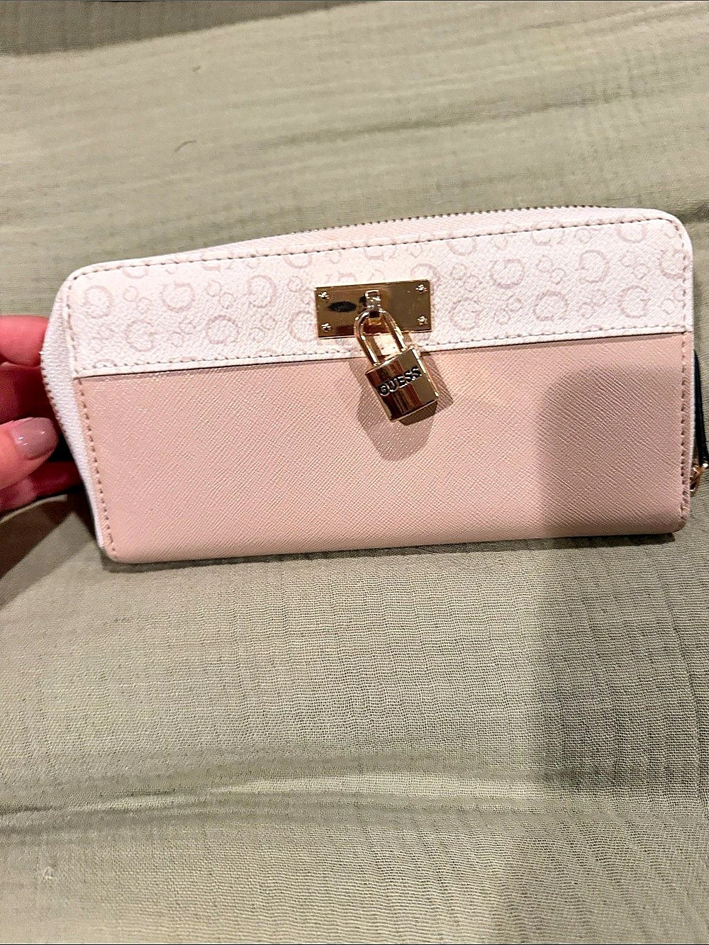 GUESS Pink Lock Zip Wallet Set